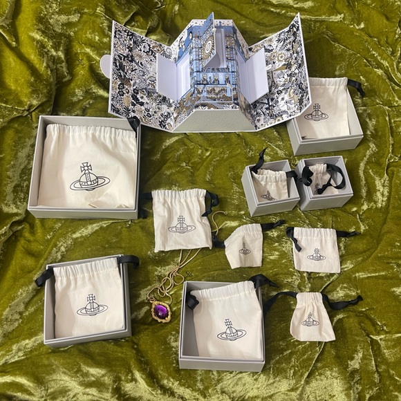 Vivienne Westwood Jewelry Box Set with Dior empty Boxes and a vintage necklace - Picture 3 of 4